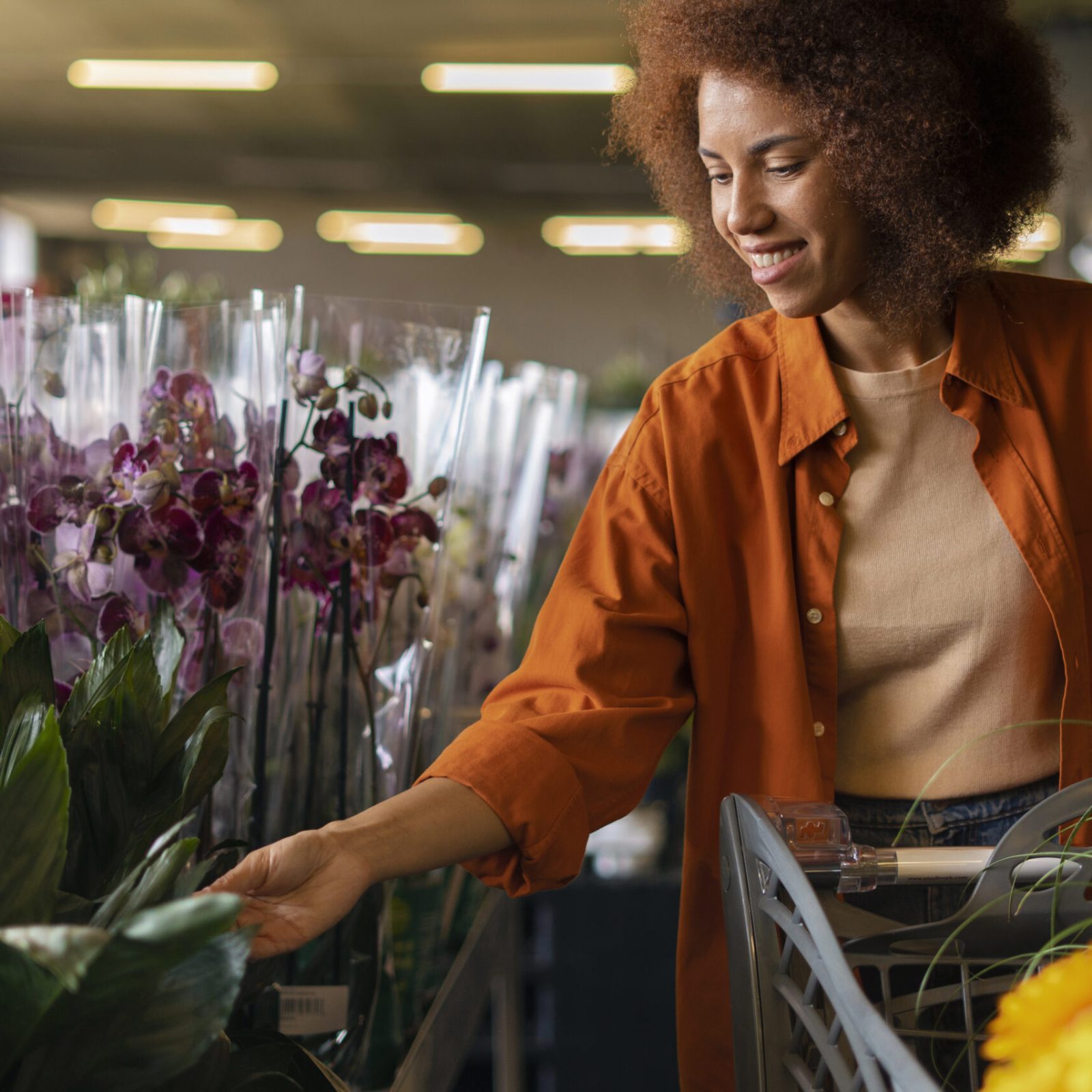 front-view-woman-with-sunflowers